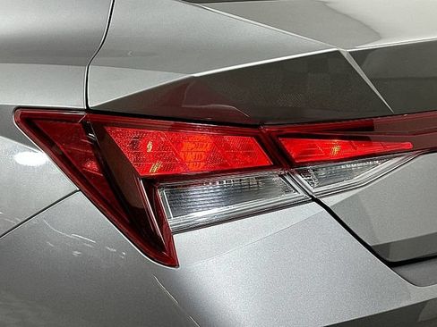 Used 2023 Hyundai Elantra SEL w/ Convenience Package FWD image 24