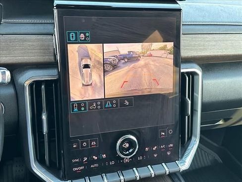 Certified 2025 GMC Acadia Denali w/ Super Cruise Package FWD image 30