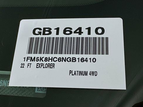 Used 2022 Ford Explorer Platinum w/ Equipment Group 601A AWD/4WD image 25