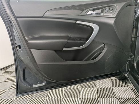 Used 2017 Buick Regal Sport Touring image 12