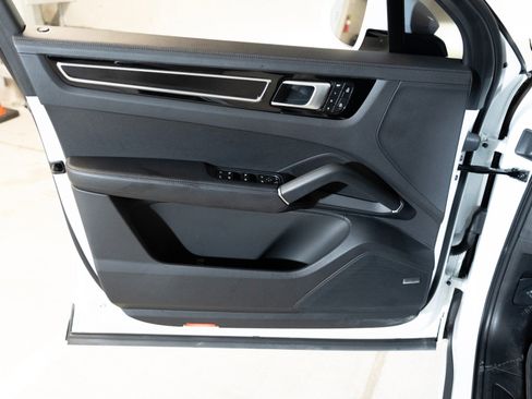 Certified 2023 Porsche Cayenne GTS AWD/4WD image 16