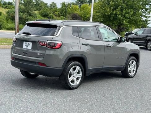 Used 2023 Jeep Compass Latitude AWD/4WD image 13