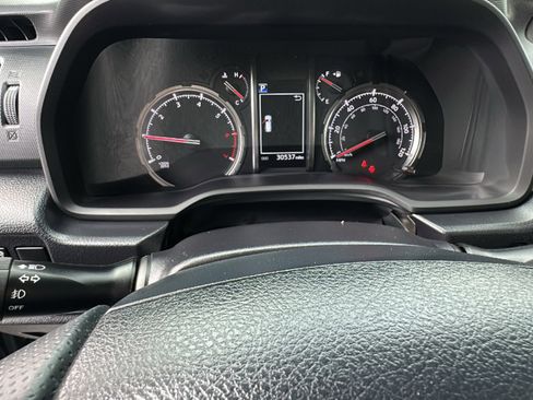 Used 2020 Toyota 4Runner Limited image 21