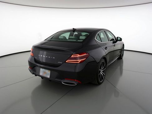 Used 2025 Genesis G70 2.5T image 9