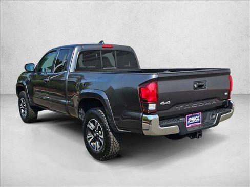 Used 2021 Toyota Tacoma SR5 AWD/4WD image 7