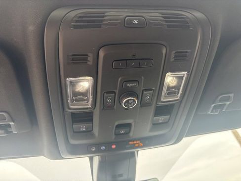 Used 2021 GMC Yukon Denali w/ Denali Premium Package image 4