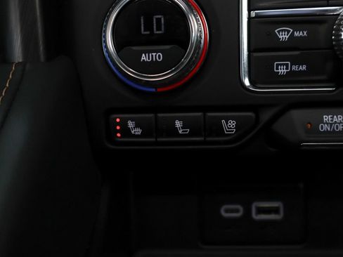 Used 2024 GMC Yukon AT4 w/ Technology Package AWD/4WD image 38