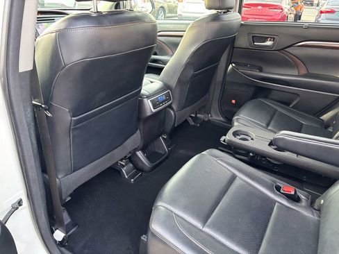 Used 2014 Toyota Highlander Limited image 45
