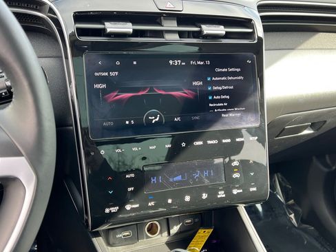 Used 2024 Hyundai Tucson Limited image 14