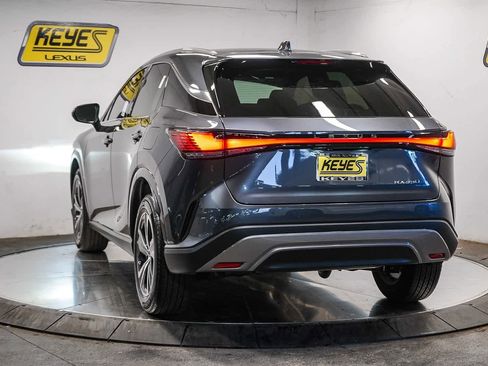 Used 2025 Lexus RX 350 FWD image 2