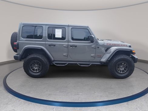 Used 2022 Jeep Wrangler Unlimited Rubicon w/ Xtreme Recon 35" Tire Package AWD/4WD image 4