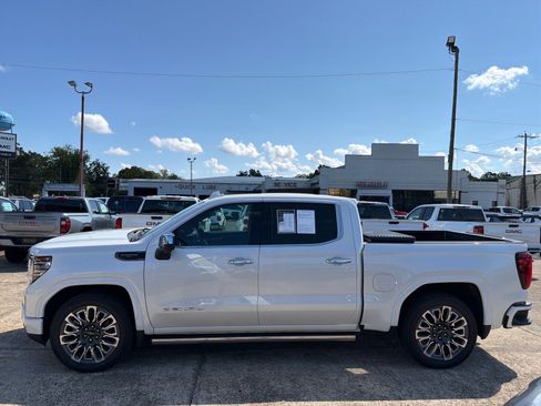 Used 2023 GMC Sierra 1500 Denali Ultimate AWD/4WD image 3