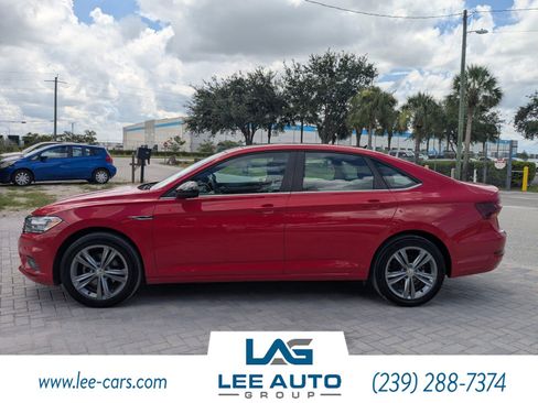 Used 2019 Volkswagen Jetta R-Line w/ R-Line Cold Weather Package image 6