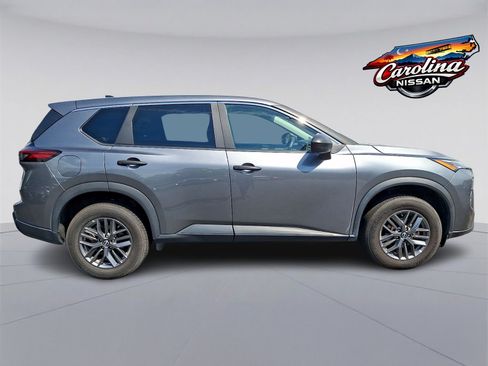 Used 2024 Nissan Rogue S AWD/4WD image 7