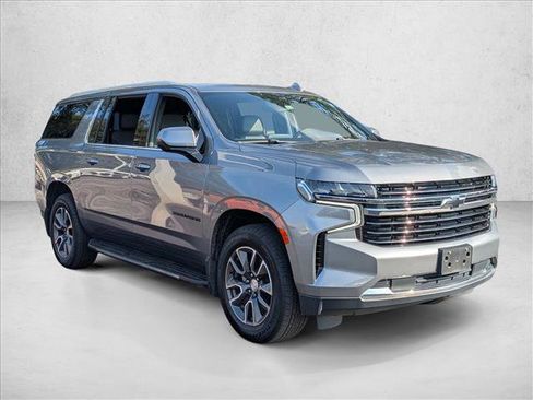 Used 2021 Chevrolet Suburban LT image 4