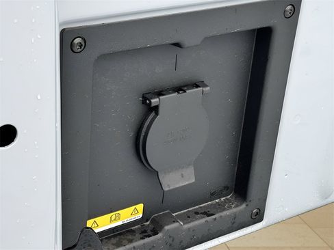 New 2025 Ford F150 XLT w/ Equipment Group 302A MID image 43