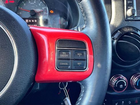 Used 2016 Jeep Wrangler Unlimited Sahara image 19