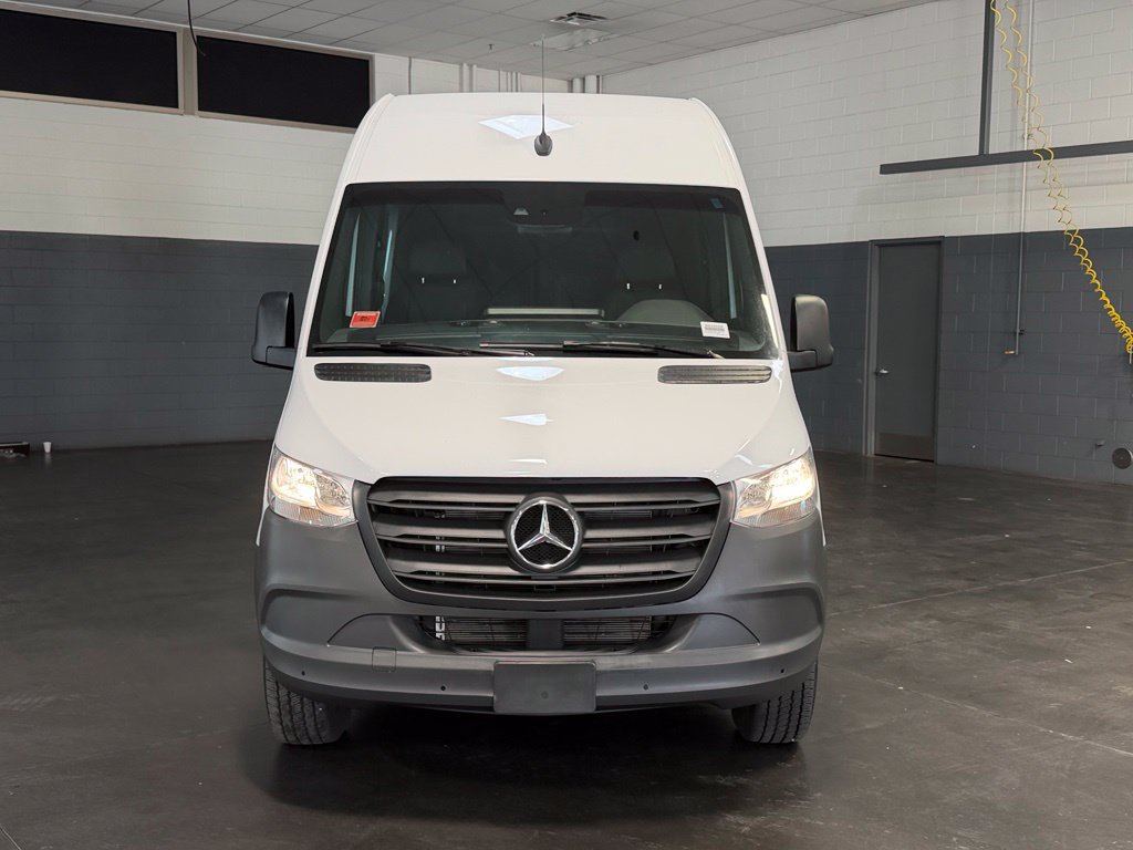 Used 2024 Mercedes-Benz Sprinter 2500 image 2
