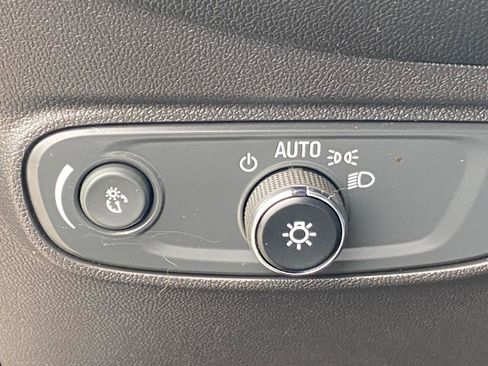 Used 2023 Chevrolet Equinox LT AWD/4WD image 12