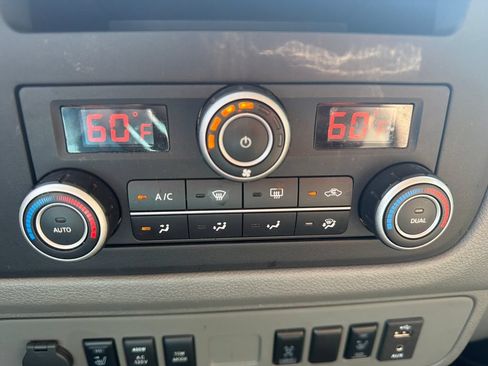 Used 2018 Nissan NV 3500 SL RWD image 46