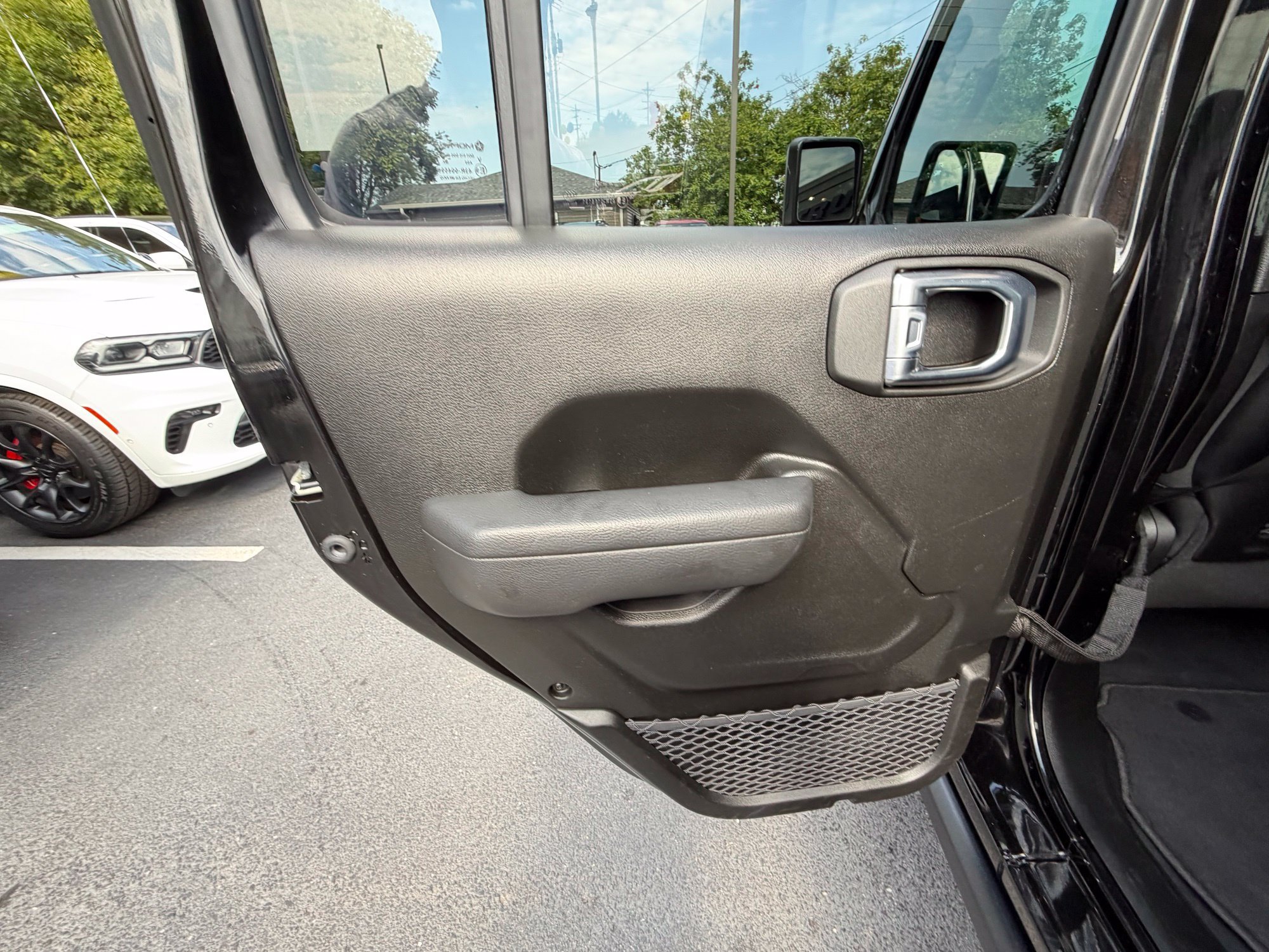 Used 2026 Jeep Gladiator Mojave AWD/4WD image 13