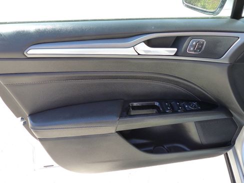 Used 2016 Ford Fusion Titanium FWD image 16