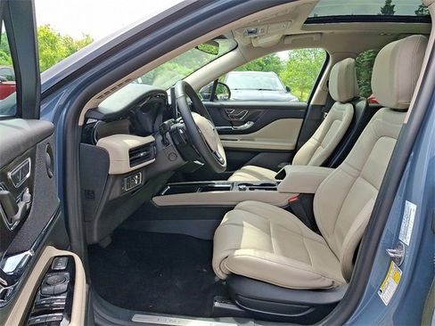 Used 2025 Lincoln Corsair Grand Touring w/ Equipment Group 302A AWD/4WD image 13