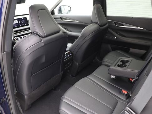 Used 2023 INFINITI QX60 Luxe w/ Performance Audio Package image 11