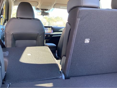 New 2026 Nissan Kicks SR w/ SR Premium Package FWD image 21