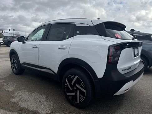 New 2026 Nissan Kicks SV image 10