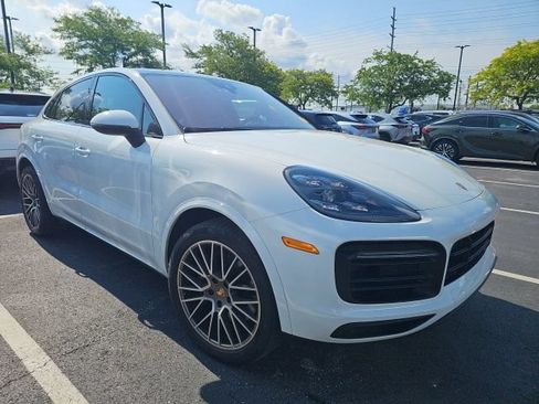 Used 2022 Porsche Cayenne Platinum Edition AWD/4WD image 2