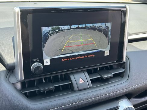 Used 2025 Toyota RAV4 LE AWD/4WD image 31
