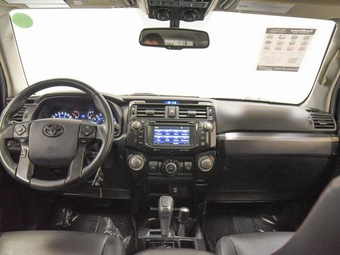 Used 2018 Toyota 4Runner TRD Off-Road Premium image 28