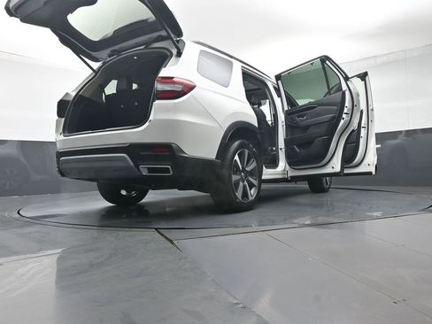 Used 2025 Honda Pilot Touring image 49