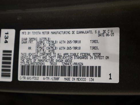 Used 2025 Toyota Tacoma TRD Off-Road image 33