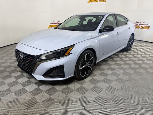 Certified 2023 Nissan Altima 2.5 SR FWD image 1