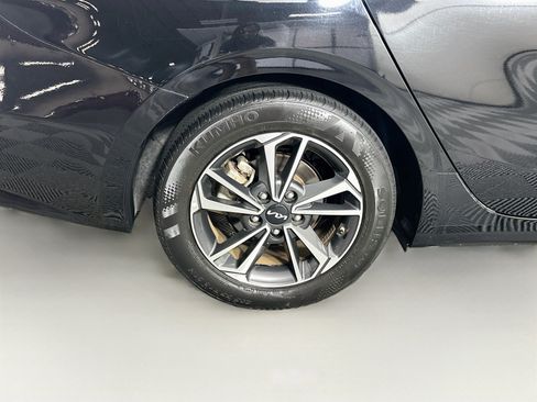 Used 2024 Kia Forte LXS FWD image 11