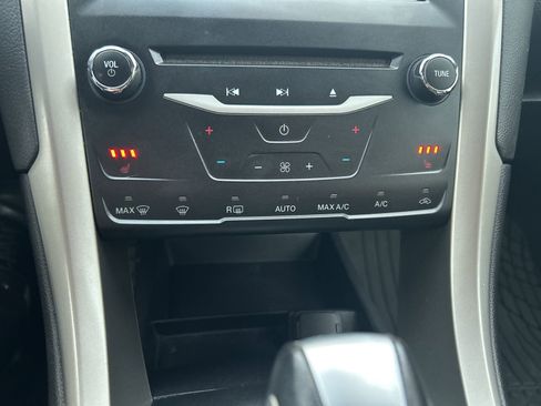 Used 2014 Ford Fusion SE w/ Equipment Group 202A image 16