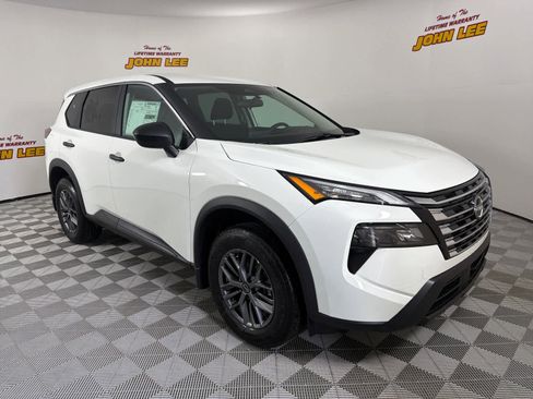 New 2026 Nissan Rogue S image 8