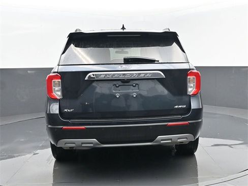 Used 2023 Ford Explorer XLT w/ Equipment Group 202A image 31