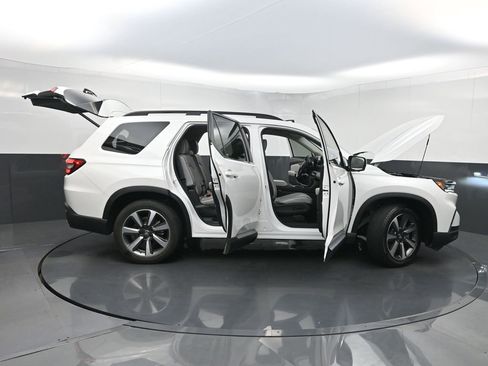 Used 2024 Honda Pilot Elite image 39