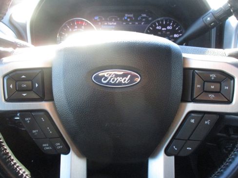 Used 2020 Ford F250 Platinum w/ FX4 Off-Road Package AWD/4WD image 23