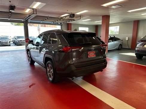 Used 2024 Toyota RAV4 LE AWD/4WD image 5