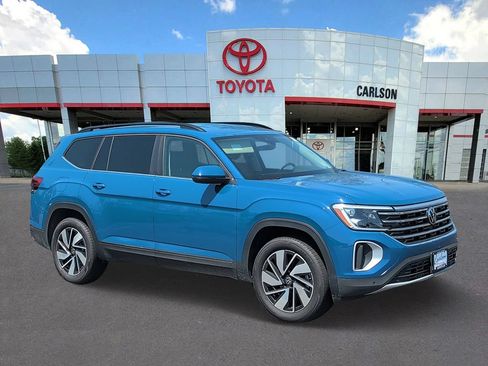 Used 2026 Volkswagen Atlas SE AWD/4WD image 2