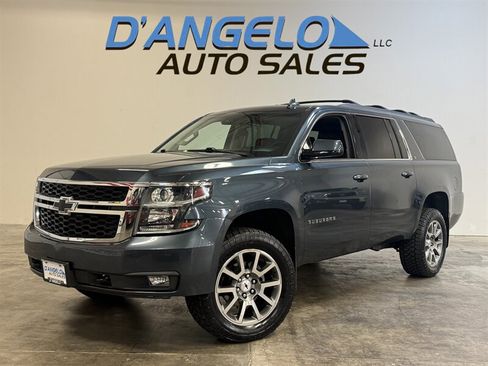 Used 2019 Chevrolet Suburban LT w/ Luxury Package AWD/4WD image 1