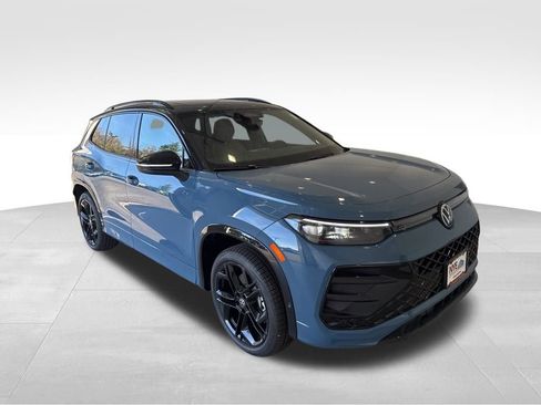 New 2025 Volkswagen Tiguan SE R-Line image 7