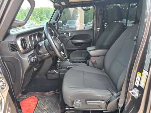 Used 2018 Jeep Wrangler Unlimited Sport S AWD/4WD image 4