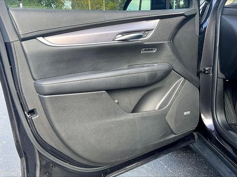 Used 2018 Cadillac XT5 Premium Luxury image 18