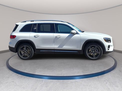 New 2026 Mercedes-Benz GLB 250 image 4