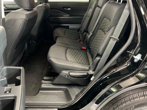 Used 2022 Nissan Pathfinder SV w/ SV Black Package image 21